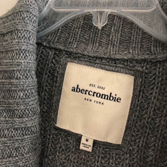 Abercrombie crop sweater - Picture 2 of 3